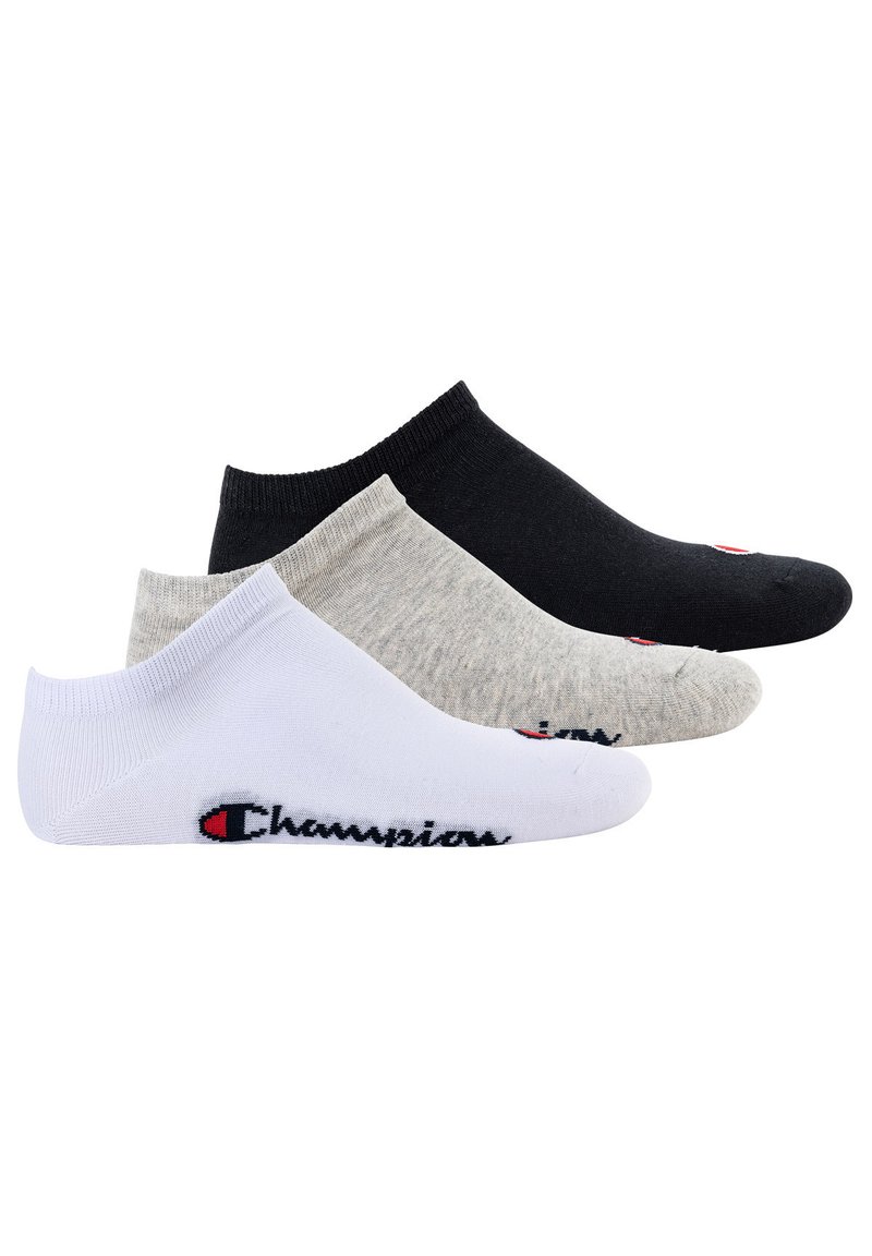 Drei Paare von niedrigen Socken in Schwarz, Grau und Weiß, aus weichem Material und mit einem Logo an der Seite, die elastische Bündchen zeigen.