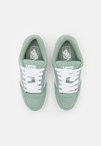 Vans HYLANE UNISEX - Skatesko - green