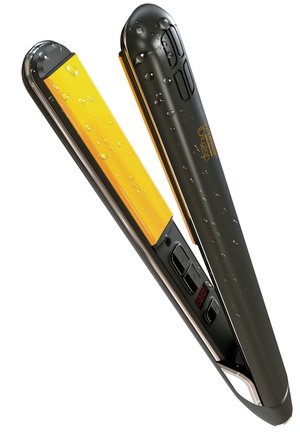 Piastra per capelli impermeabile nera e gialla con display digitale e gocce d'acqua sulla superficie, mostrata aperta.