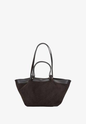 Dunkelbraune Wildleder-Shopper-Tasche mit glatten Lederakzenten. Verfügt über zwei lange Griffe und eine strukturierte Form. Keine sichtbaren Verschlüsse oder Muster.