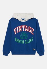 Niebieska bluza z kapturem w szarym kolorze. Zawiera wyrazisty tekst w kolorze czerwonym i zielonym: "VINTAGE DENIM CLASS" oraz grafiki. Miękki materiał, ściągacze przy rękawach i na dole.