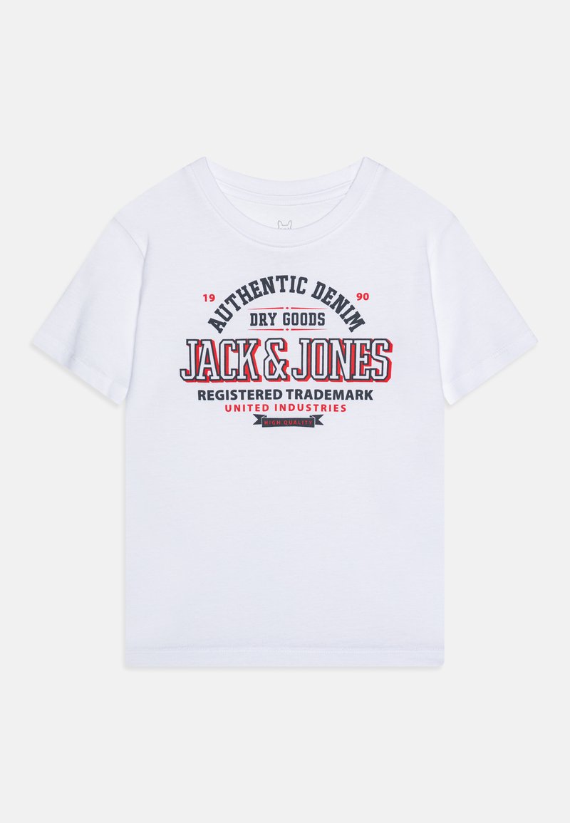 Hvit bomulls T-skjorte med et dristig trykt grafikk i rød og blå tekst, inkludert "Authentic Denim" og "Jack & Jones," med rund hals.
