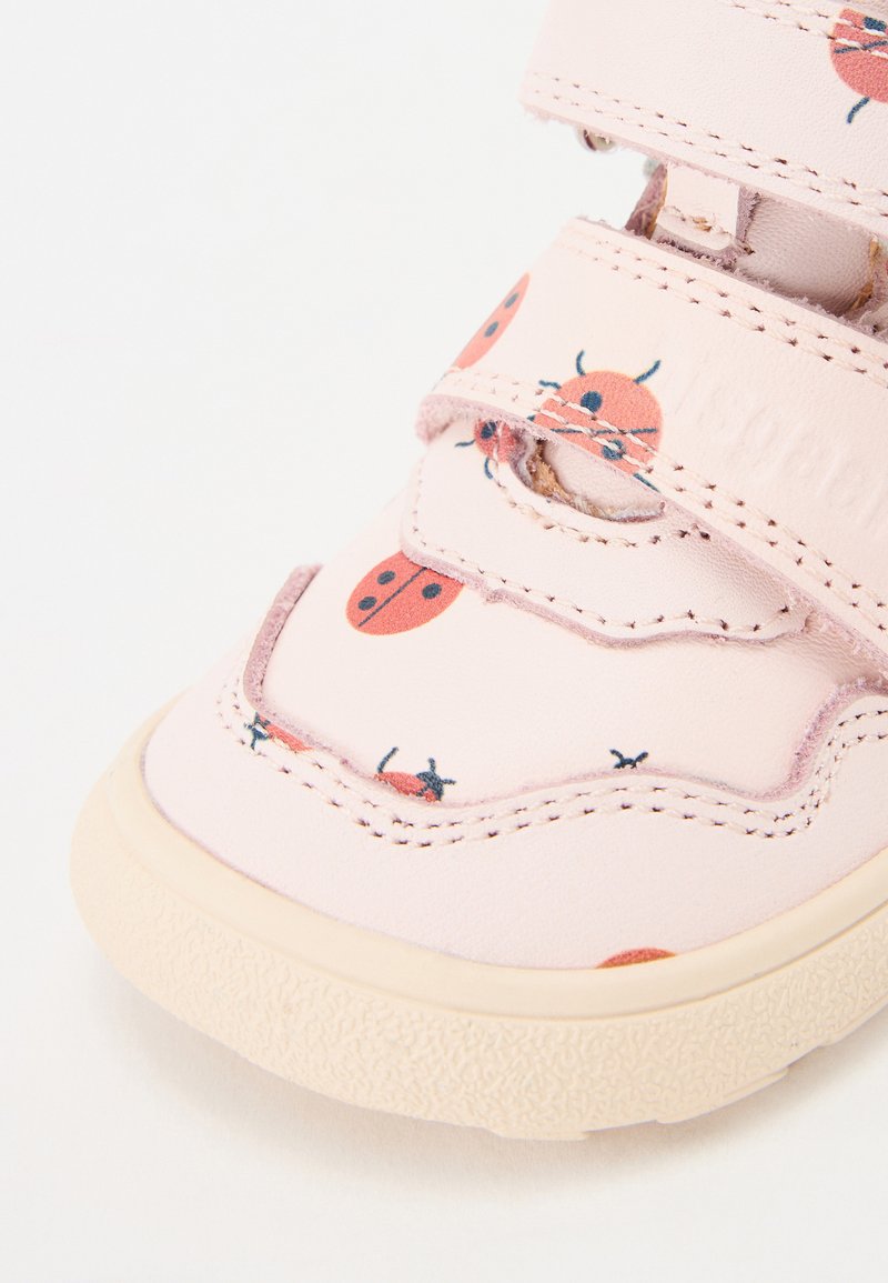 BISGAARD CHAUSSON CUIR CAMEL 12301 - Cousins Cousines