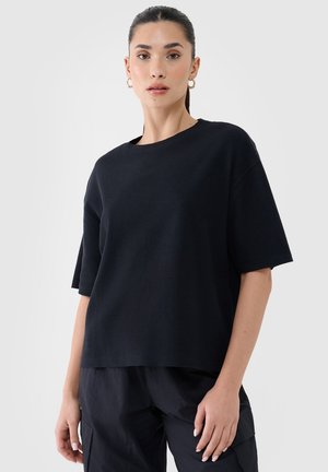 4F, - T-shirt basic