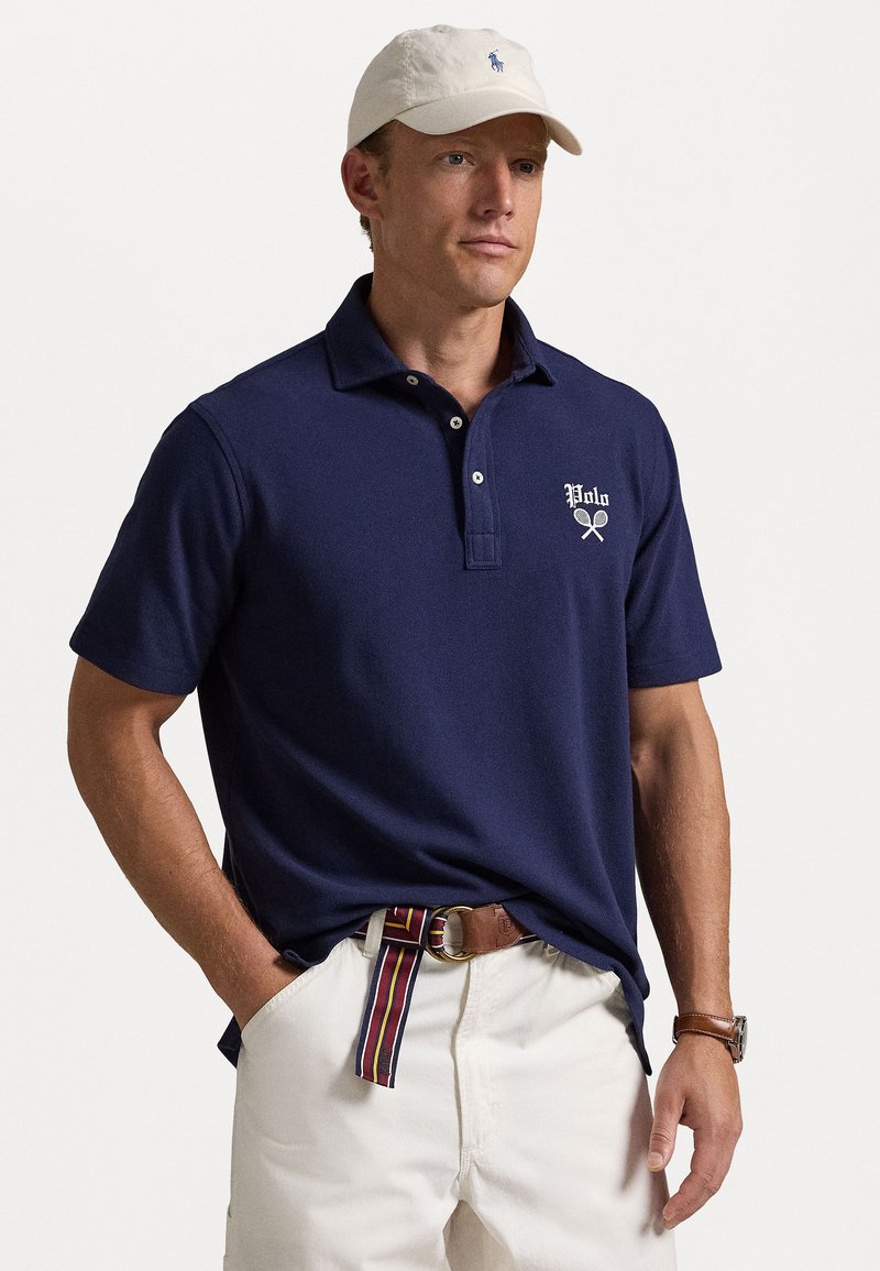 Polo Ralph Lauren CLASSIC FIT TENNIS CREST MESH POLO SHIRT - Polokošeľa - cruise navy
