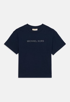 Marineblå kortermet t-skjorte med teksten "MICHAEL KORS" i små hvite prikker sentrert på brystet, rund hals.
