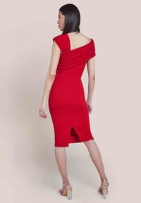 Goddiva PLEATED DROP SHOULDER MIDI - Koktejlové šaty / šaty na párty - red