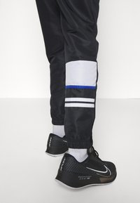 Sergio Tacchini RYO TRACKSUIT - Melegítő - black/white/surf the web