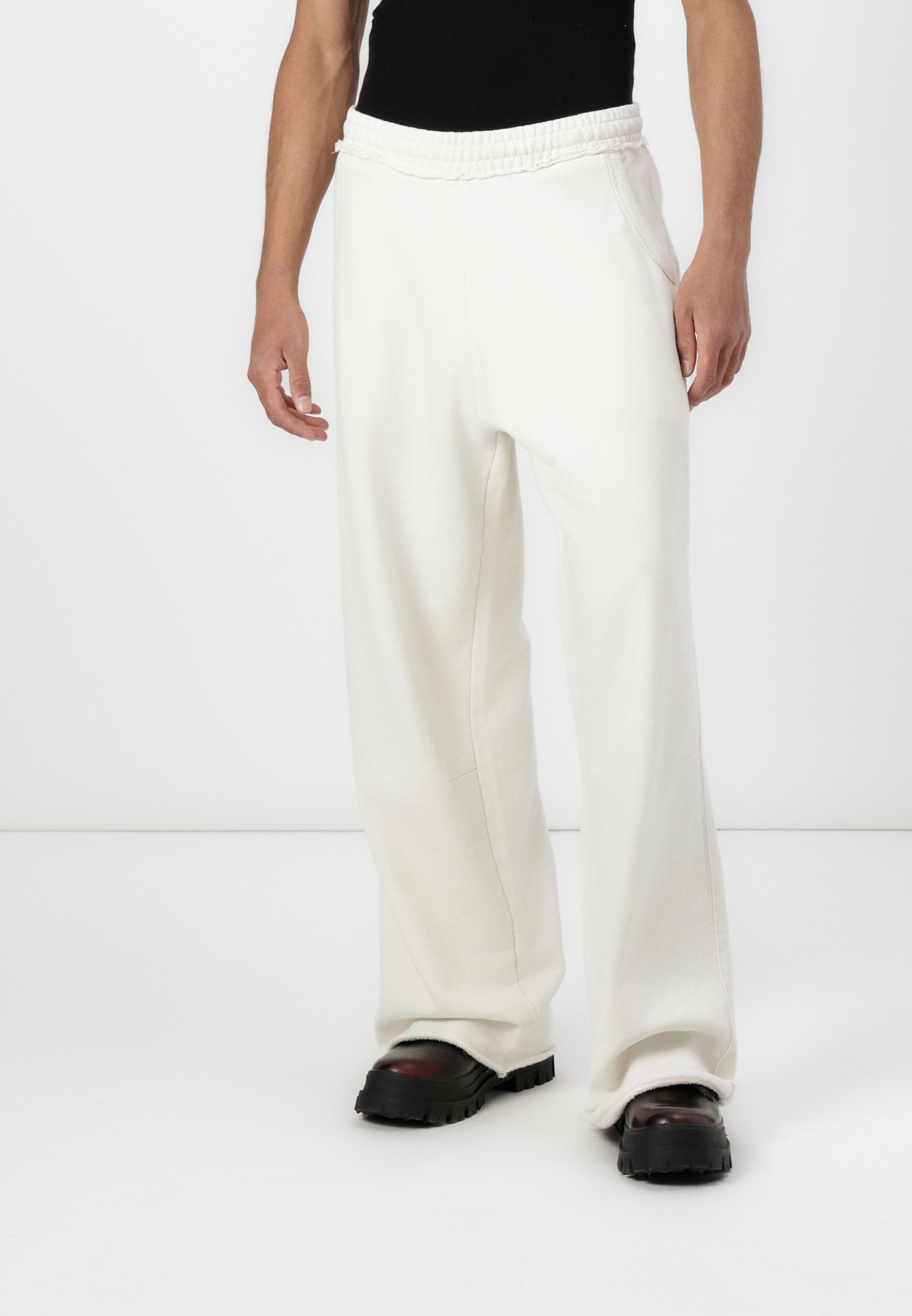 JADED LONDON Off White Baggy Monster Joggers 送料/関税込 Shop Off White Baggy Monster Joggers | Jaded London | Clothing