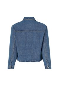 Giubbotto di jeans tagliato con una spalla a yoke, polsini con un bottone e una cucitura centrale sul retro. Presenta un tessuto blu testurizzato e un colletto classico.