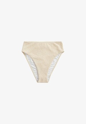Höga bikinibyxor i strukturerad beige tyg med vit foder. Har en slät midja och en kurvad skärning på sidorna.