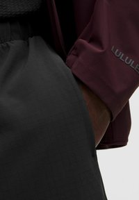 lululemon RUN CREW RIPSTOP LINED 15CM - Spordišortsid - Black