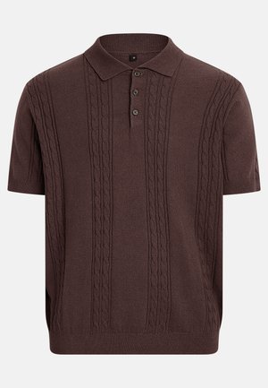 Polo marron à manches courtes en maille, avec des rayures verticales en torsade et une patte de boutonnage à trois boutons, taille moyenne.
