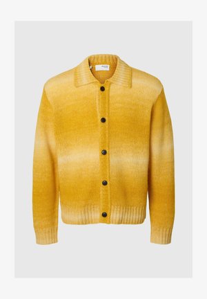Żółty kardigan dzianinowy z gradientem, z kołnierzem, ciemnymi guzikami oraz ściągaczami na mankietach i dole. Miękka faktura i luźny krój.