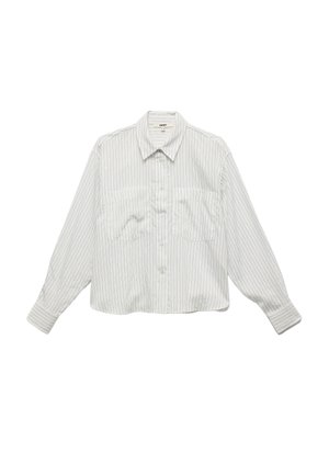 Stripet skjorte i lys grå med to frontlommer, lange ærmer og en let cropped kant. Lavet af blødt, glat stof.