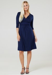 Chelsea Clark FLARED MATERNITY 3/4 SLEEVES - Sukienka z dżerseju