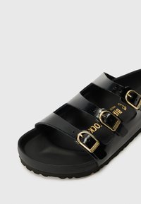 Thumbnail Image 9
