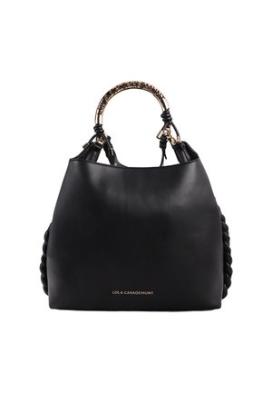 Borsa a tracolla nera in pelle con una texture liscia, caratterizzata da un dettaglio laterale intrecciato e una maniglia circolare in tonalità oro con branding.