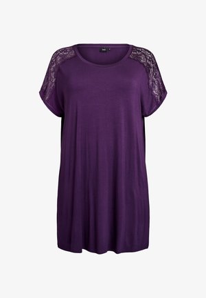 Paarse shirt met korte mouwen, voorzien van kantaccenten op de schouders, een ontspannen pasvorm en een ronde hals in zachte stof.