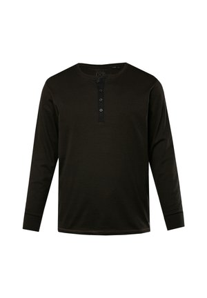 Tummanruskea, pitkähihainen henley-paita, jossa on teksturoitu raidallinen kuosi. Pyöreä kaula-aukko ja neljän napin läppä. Pehmeä kangas.