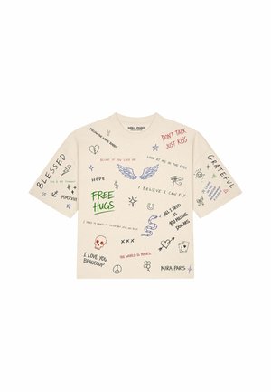 Cremefarbenes Kurzarm-T-Shirt mit mehrfarbigen handgeschriebenen Phrasen, Kritzeleien, Symbolen und dem Markennamen Mira Paris vorne und auf den Ärmeln.