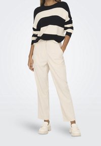 ONLY Stickad tröja - black