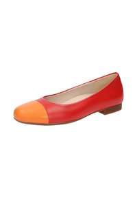 Rote Leder-Ballettschuhe mit einer kontrastierenden orangefarbenen Leder-Zehenspitze. Verfügt über einen niedrigen Absatz und eine glatte Oberflächenbeschaffenheit.