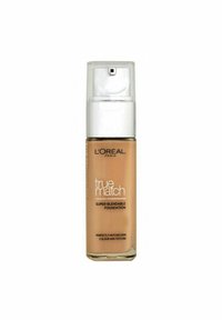 L'Oréal True Match-foundation i en transparent flaska med en vit pump, som innehåller en beige flytande formula. Etiketten inkluderar produktinformation.