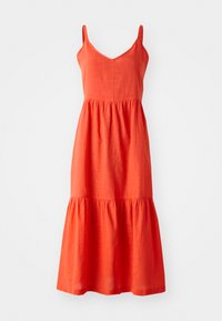 Robe en lin rouge avec des bretelles spaghetti ajustables, un décolleté en V et un ourlet froncé en étages. Caractéristiques d'une finition texturée et d'une silhouette en A.
