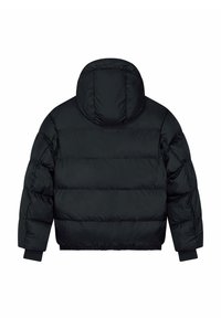 Veste matelassée noire avec capuche, présentant des sections matelassées, des poignets élastiques et une coupe courte. La vue arrière montre une finition lisse et mate.