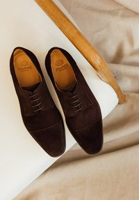 Finsbury Derbies - marron