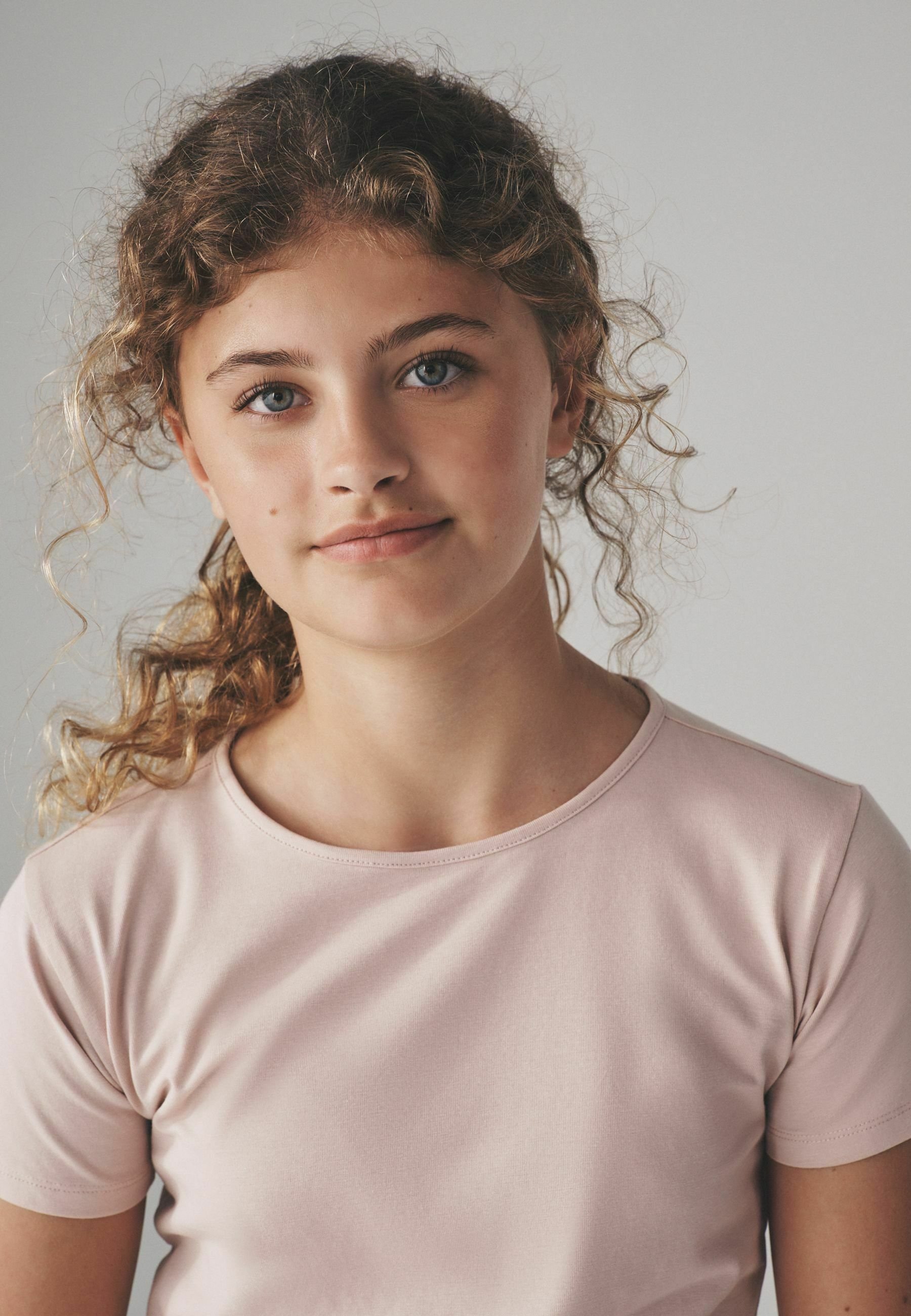 Lot De 5 T-shirts à Manches Courtes THE SET – Taille 12 Ans – Couleurs : Marron, Rouge, Rose, Blanc - 8