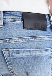 LTB TINMAN - Jean boyfriend - arino wash