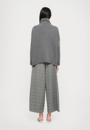 Rangering 5: WEEKEND MaxMara - BORGIA - Strikkegenser