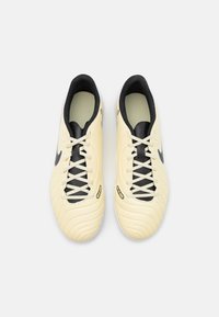 Nike Performance TIEMPO LEGEND 10 CLUB TF - Scarpe da calcio per terreni sintetici - lemonade/black/metallic gold coin