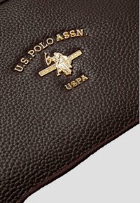 U.S. Polo Assn. ONNA STANFORD brązowy