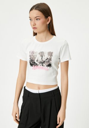 CROP - T-shirt z nadrukiem