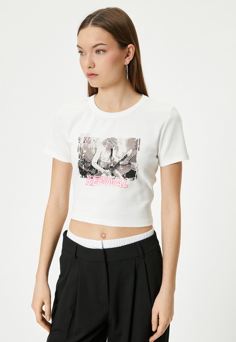 Koton CROP - T-shirt med print - white