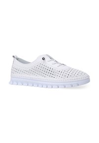 Weiße, gewebte Mesh-Sneaker mit runder Zehenpartie, grauer Fütterung und einer Gummisohle mit geschichteten Rillen für besseren Halt.