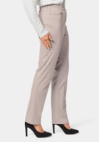 GOLDNER SCHLUPF LOUISA  - Broek - putty