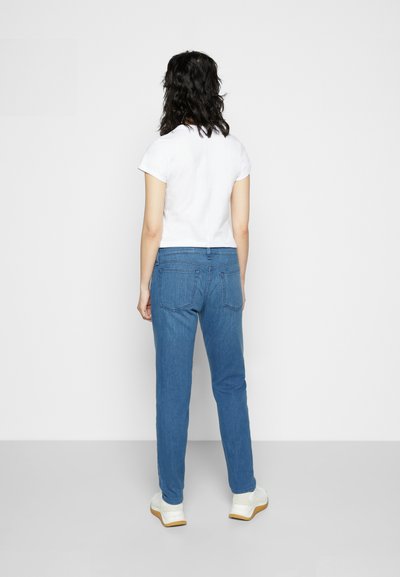rag & bone DRE LOW-RISE SLIM BOYFRIEND WHITE LABEL - Calças de ganga justas - poppy