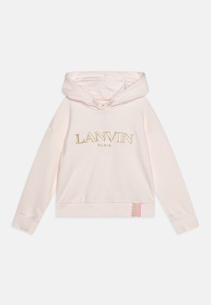 Sweat à capuche rose clair à manches longues, broderie dorée "LANVIN PARIS" sur la poitrine, et petites rayures chevrons roses et beiges près de l'ourlet.