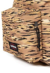 Eastpak DAY PAK'R - Mochila - beastimal brown