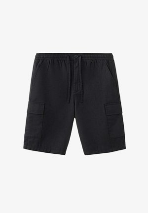 Pantaloncini cargo neri con cintura elasticizzata, bottone frontale e coulisse, tasche laterali con pattina e tasche frontali inclinate.