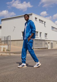 New Balance Matalavartiset tennarit - light blue