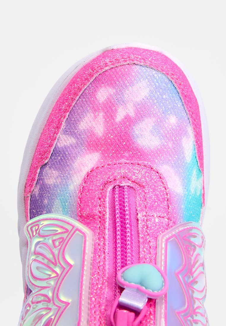 Sneaker glitterato rosa con un gradiente, caratterizzato da una miscela di tonalità viola e blu, chiusura con zip e dettagli lucidi sul lato.