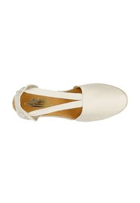Bílé plátěné espadrilky se zavřenou špičkou, překříženými elastickými pásky a hnědou stélkou. Mají texturovanou látku a detail tkané paty.