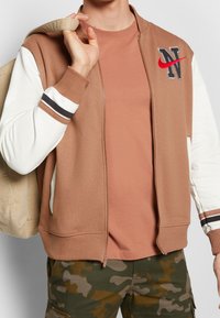 Nike Sportswear Tröja med dragkedja - brown