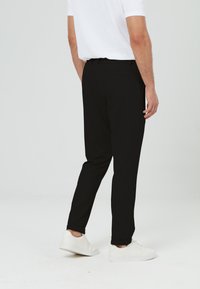 Just Like You REGULAR FIT WITH ELASTIC WAIST - Stoffhose - black