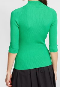 MADELEINE Strickpullover - green